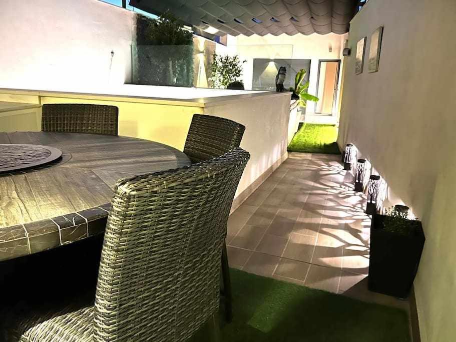 סביליה Elegant Duplex 3 Master Bedrooms And Private מראה חיצוני תמונה